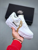 Nike Air Force 1 Pixel „Weißgoldkette“