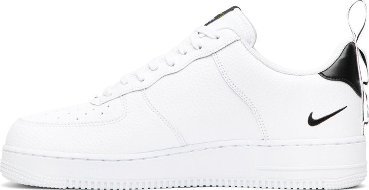 Nike Air Force 1 '07 LV8 „Overbranding“