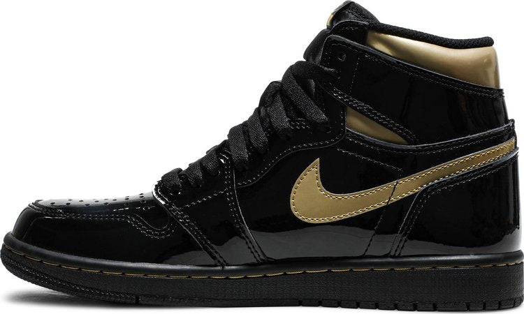 Nike Air Jordan 1 Retro High OG « Noir Métallique Or »
