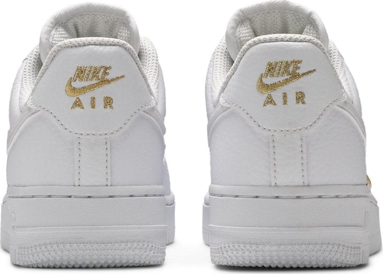 Nike Air Force 1 '07 Essential « Blanc Métallique Or »