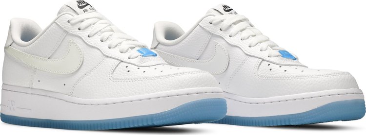 Nike Air Force 1 '07 LX « Swoosh réactif aux UV »